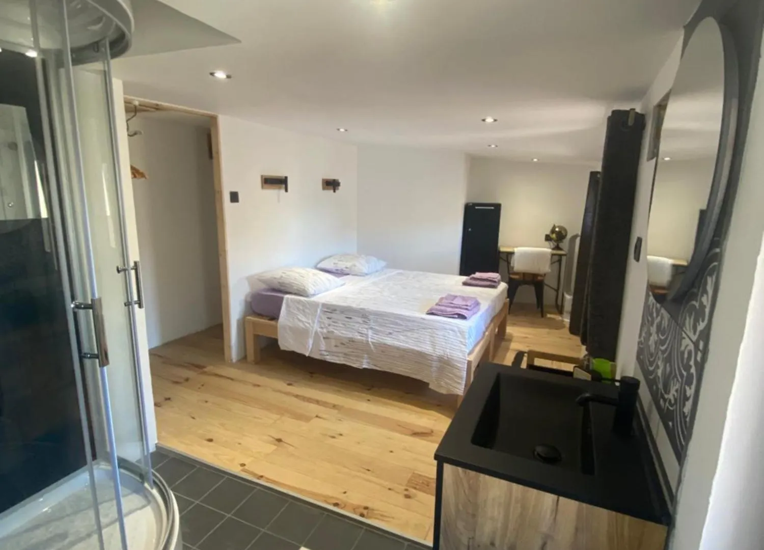 Chambres D'Hotes La Voute Volonne Bed & Breakfast