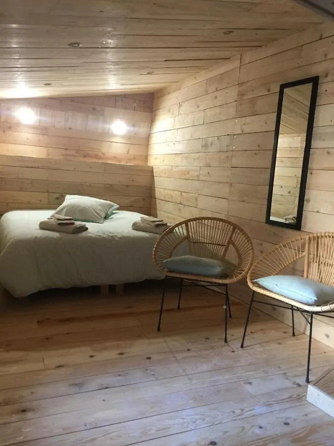 Chambres D'Hotes La Voute Volonne 0*,  France